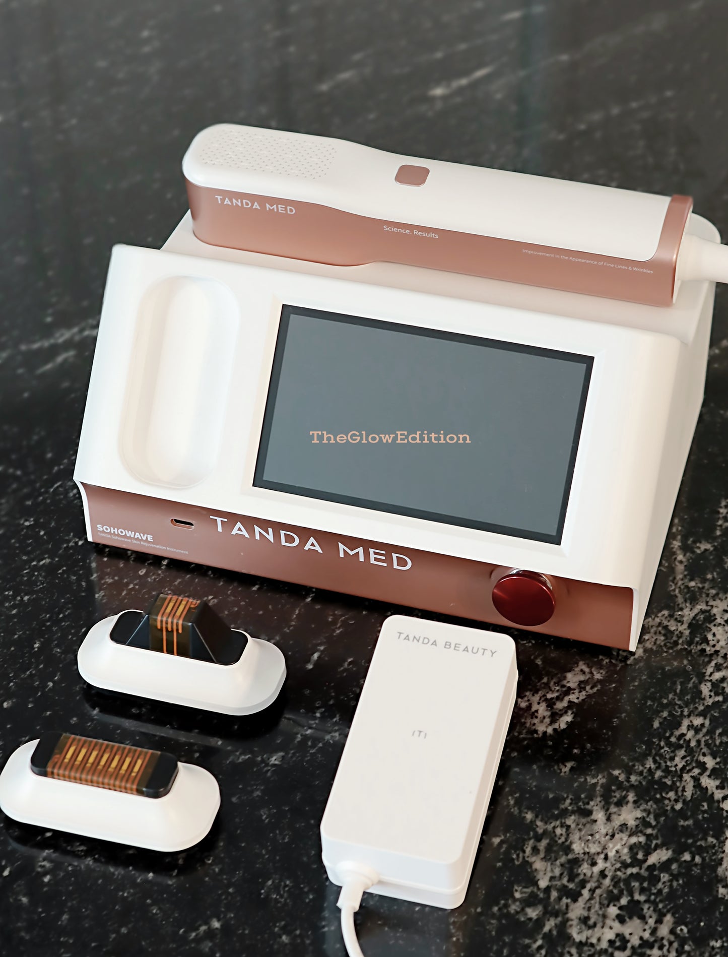 TANDA Beauty SoHowave Set| Professional Home Device for Facial Lifting & Firming